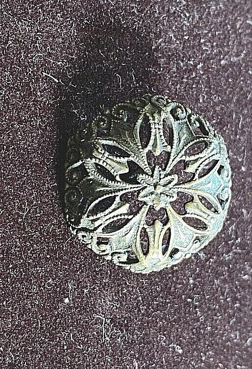 8 Metal Filigree Shank Buttons WW48 - Image 1 of 2