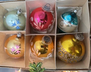 6 adornos navideños vintage de vidrio brillante hechos en Alemania Occidental - Imagen 1 de 18