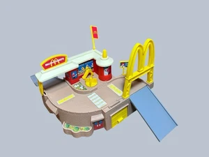 90s Hot Wheels World Rare McDonalds Restaurant Play Set 1996 - Picture 1 of 11