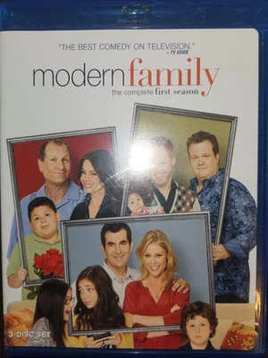 Modern Family, Season 1 3-Disk Blu Ray Collection - Image 1 of 3
