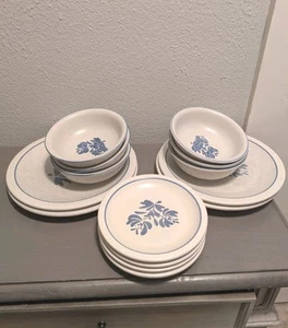 Pfaltzgraff Yorktowne Dinnerware Set 14 Pc | 4 Dinner 4 Salad 6 Bowls Vintage - Bild 1 von 24