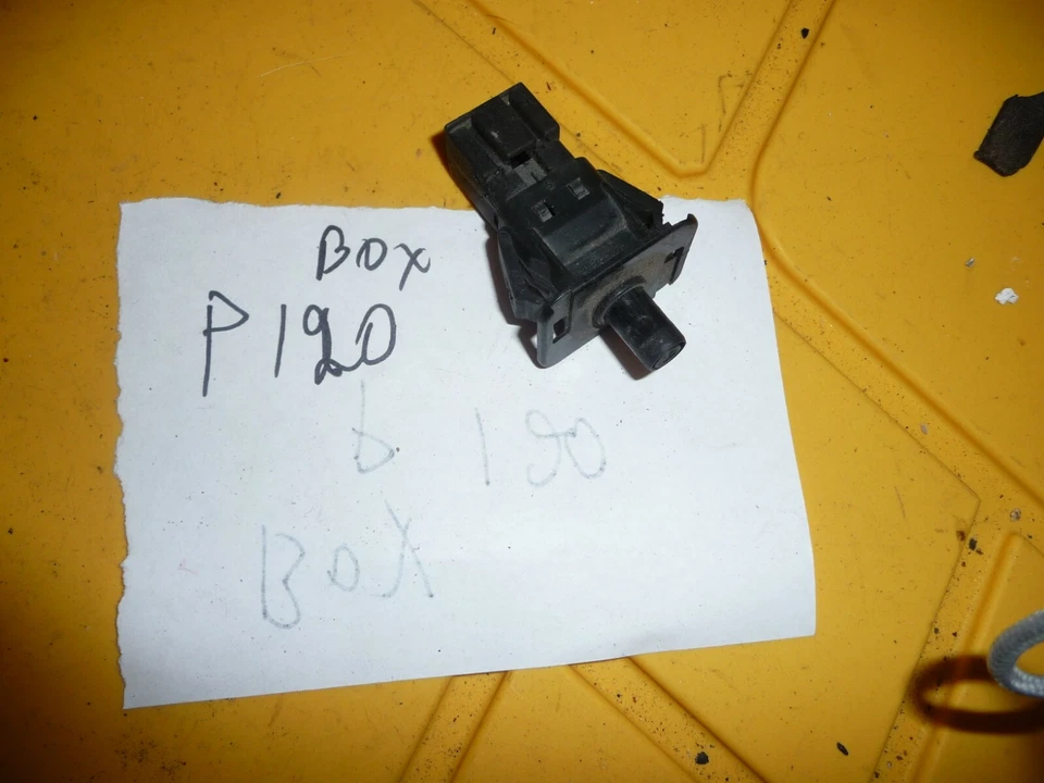 Interruptor capó alfa romeo 164 se adapta a alfa romeo 164l 164s  Foto 1 de 2