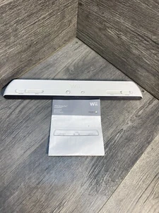Nintendo Wii / Wii U Wireless Ultra Sensor Bar White With Book, TESTED & WORKS - Picture 1 of 4