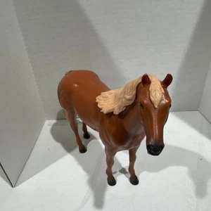 Breyer Horse Hazel World Of Breyer Horses 2021 Brown Light mane - Picture 1 of 7