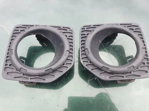 LAND ROVER FREELANDER 2 FRONT FOG LIGHT LAMP BEZELS TRIM SURROUNDS (2011-14) - Picture 1 of 4