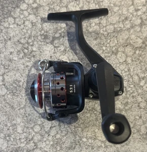 Carrete giratorio Shakespeare Ugly Stik GX2 GX2 20 5,2:1 a granel - Imagen 1 de 2
