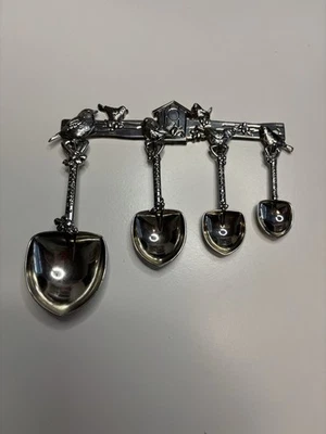 Cucharas Medidoras Ganz Metal Palas Pájaros?Juego de 4 Tono Plateado con Placa de Pared Foto 1 de 4