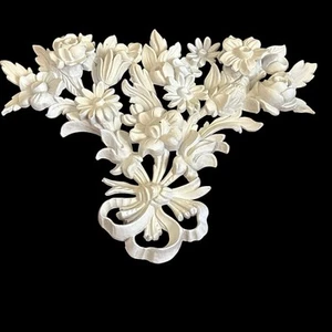 Escultura de pared decorativa 3D con ramo de flores de hoja blanca crema Italia 11" LEER de colección - Imagen 1 de 6