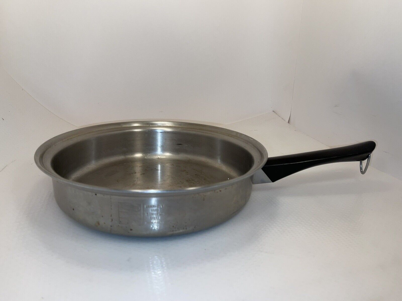 Vintage AMWAY QUEEN Multi-Ply 18/8 Stainless Steel 11” Skillet 