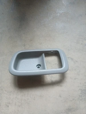 Moon Mist 2000-2006 Toyota Tundra Inner Door Handle Trim Front Left  69278-0C010 Foto 1 de 4