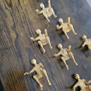 Lotto 7 Motociclisti in Metallo Fuso Tono Oro Trofeo anni 60 - Foto 1 di 9