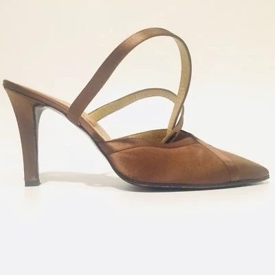 Salto feminino Yves Saint Laurent tributo bronze cetim tiras tamanho 8 M $695 MSRP - Imagem 1 de 4