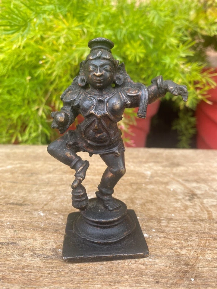  Antigua estatua de bronce tallada a mano de dios hindú bailando Krishna   Foto 1 de 4