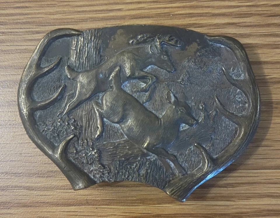 Vintage 1977 BERGAMOTA LATÃO FUNCIONA Fivela de Cinto de Veado-Buck & Doe Saltando com Chifres - Imagem 1 de 2