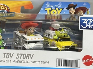 Nuevo Hot Wheels Racer Verse Toy Story 2025 paquete de 4 Jessie - Space Alien primer vistazo - Imagen 1 de 4