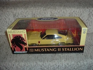 Greenlight 1976 Yellow Ford Mustang II Stallion 1:18 Scale 2013 EX NRFB - Picture 1 of 1