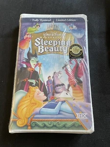 Disney Sleeping Beauty - VHS - Picture 1 of 3