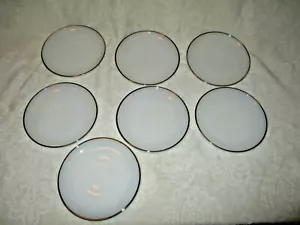Vintage~Anchor Hocking~Fire King Ware~piattini in vetro latte~bordo argento~7 qty. - Foto 1 di 12