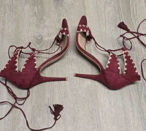 Tacones abiertos Wild Diva Lounge para mujer con borlas y cordones talla 9 - Imagen 1 de 10