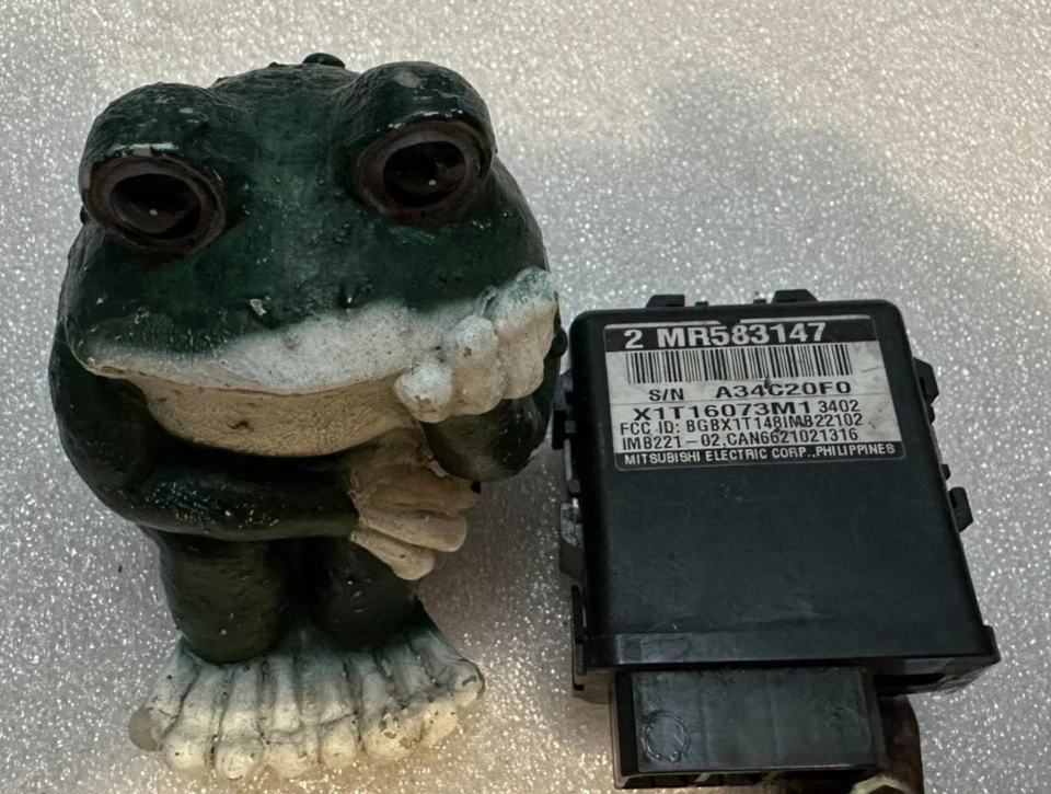 Módulo de control de bloqueo de robo Mitsubishi Galant 2003 Foto 1 de 1