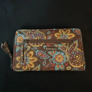 Neue Bella Taylor gesteppte Geldbörse mit umlaufendem Reißverschluss mehrfarbig Paisley 100 % Baumwolle 8”x5” - Bild 1 von 6