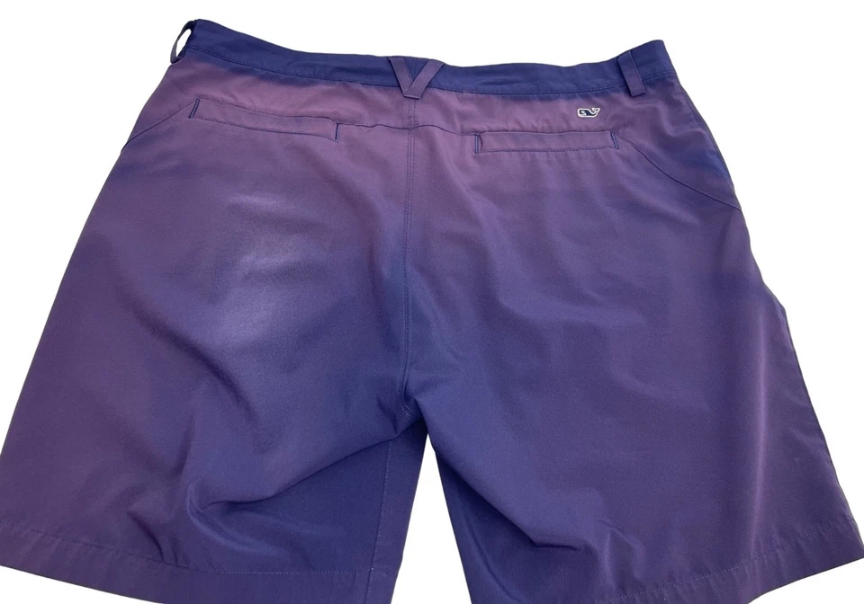 Pantalones Cortos de Golf Vineyard Vines Fairway para Hombres 38 Púrpura Iridiscente Frente Plano Elastizados Foto 1 de 4