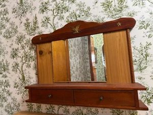 Vintage Adler Emblem verziertes Holzregal mit Schubladenbehang oder Tischplatte - Bild 1 von 6