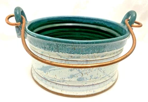 Susan Grier 2020 © Studio Kunstkeramik VASE/TOPF mit Kupfergriff 8" x 4" - Bild 1 von 9