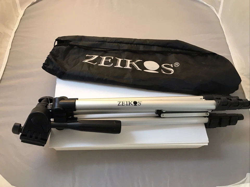 Zeikos Collapsible Tripod Camera, Camcorder, Level Bubble, Carrying Case EQ 025 - Image 1 of 1