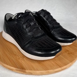Tenis informales para caminar con detalle perforado de cuero Dansko negros talla 39 - Imagen 1 de 13