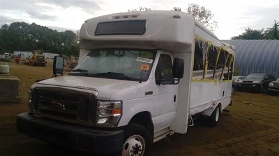 Radiator Fits 11-19 FORD E350 VAN 6257273 - Image 1 of 4