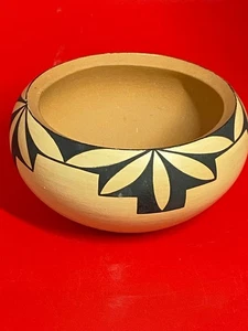 Native American Pottery, Jemez Pueblo, NM, Signed By Mary Louise Eteeyan - Picture 1 of 4