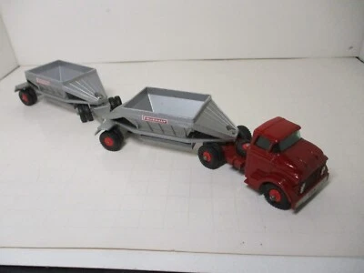 MATCHBOX MAJOR PACK #M4-B2 GMC TRACTOR & FREUHOF HOPPER TRAIN  DETAILED  NM! - Image 1 of 4