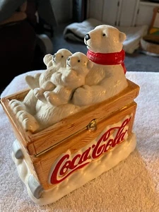  Coca Cola Trinket Box, Polar Bear & Cubs In Sled . Vintage 2002 By Houston Hvst - Picture 1 of 7