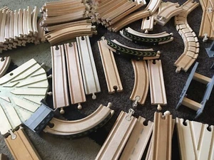 Huge Lot 97 Pcs Railway Wooden Ascending Track Risers Thomas Train Compatible - Picture 1 of 6
