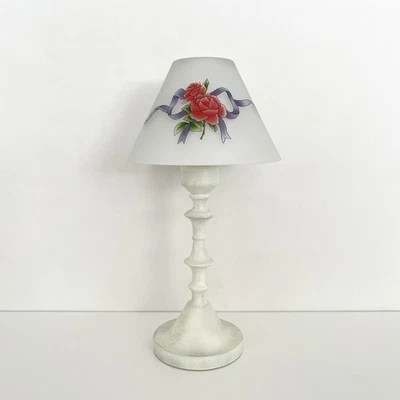 Lámpara de luz de té floral vintage Avon pintada a mano vidrio esmerilado metal victoriano Foto 1 de 4