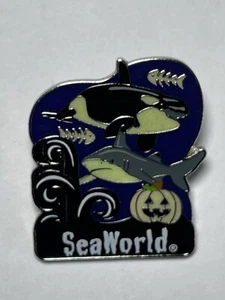 🎃Edizione Limitata, Spille Seaworld MOLTO RARE SOLO 1200 Made Zucca Squalo Orca 🎃 - Foto 1 di 4