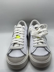 Nike Blazer Low 77 Jumbo Swoosh Freizeitschuhe DN2158 101 Herren Größe 8,5 Neu mit Karton - Bild 1 von 5