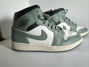 Nike Air Jordan 1 Mid BQ6472-130 White Green Sneaker Shoes Size 9 clean - Picture 1 of 15
