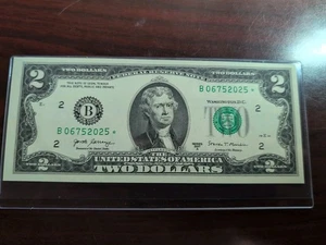 2017 A NEW YORK ** STAR **$2 Notes  UNCIR From. BEP PACK With Holder (Dw-2-025) - Picture 1 of 3