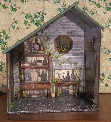 Caja de habitación casa de muñecas escala 1:12 - Decorada con escotillas insertadas Foto 1 de 4