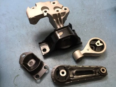 Suporte de motor e montagem manual Trans 4 peças para 2007-2012 Nissan Sentra 2.5L - Imagem 1 de 4