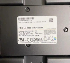 New Samsung PM983 960GB MZ-QLB9600 MZQLB960HAJR-00007 PCIe Gen3 2.5" SSD U.2 - Picture 1 of 3
