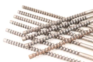 Konvolut Räumnadel Set für Ölnuten 210Cr 46 Ø18.1 & Ø17 RL24-60m/m Rundräumnadel - Picture 1 of 6