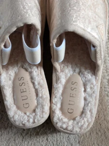 Original Guess Damen Grob Plateau Hausschuhe Gr. 3,5 Beige Kuschelig Guter Zustand - Bild 1 von 10