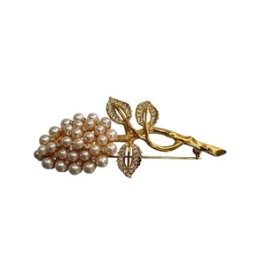 Vtg Gold Tone Brooch Faux Pearl Rhinestone Bunch Grapes Design Cluster Read a - Picture 1 of 8