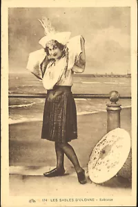 FRENCH LOCAL TRADITIONAL CLOTHES, POSTCARD, PICTURE ~1920 - Picture 1 of 2