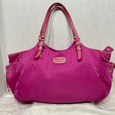 KATE SPADE Stevie Union Cuadrado Fucsia Con Forro Rojo PXRU0970B Estacional Foto 1 de 4