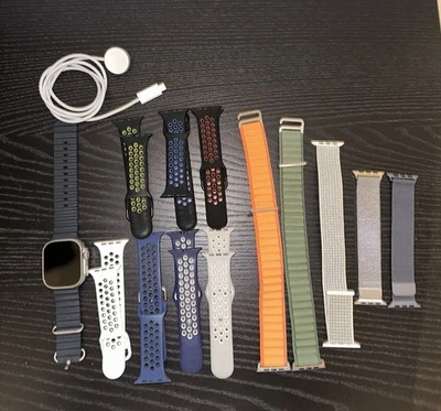 Apple Watch Ultra 1  mit 98%Batteriezustand Ocean Band Midnight viel Zubehör - Bild 1 von 2