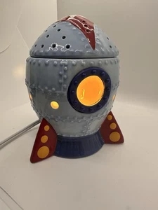 Scentsy BLAST OFF Blue Rocket Ship Full-Size Wachswärmer & Nachtlicht - Retired - Bild 1 von 9